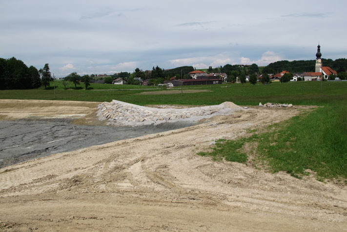 Rückhaltebecken Mettmach Süd: Überströmsektion